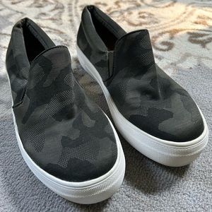 Steve Madden Slip On Camo Sneakers size 8